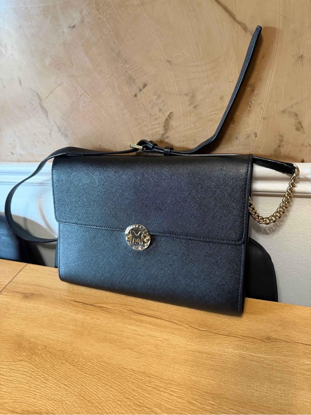Metrocity Black Saffiano Leather Crossbody/Shoulder Bag Gold Hardware